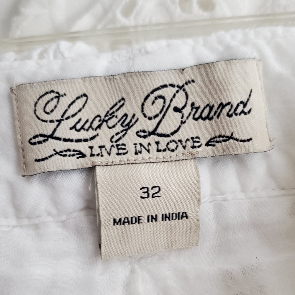 LUCKY BRAND -size 32- white lace shorts - low rice pockets-cotton lining - Picture 3 of 9